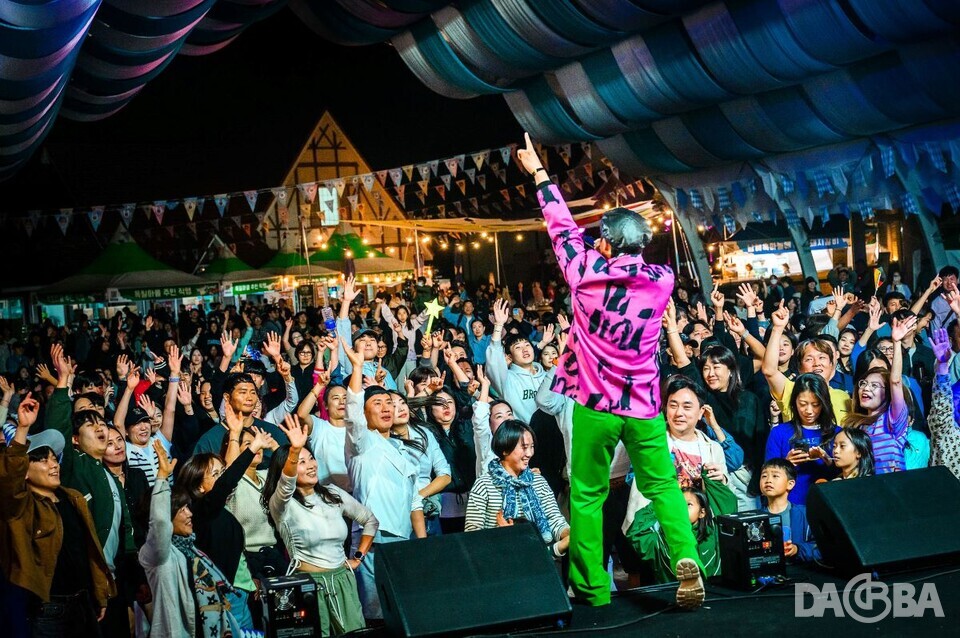 ▲남해군이 인구감소 대응 종합대책을 추진한다. 2024 독일마을맥주축제 현장.(남해군 제공)