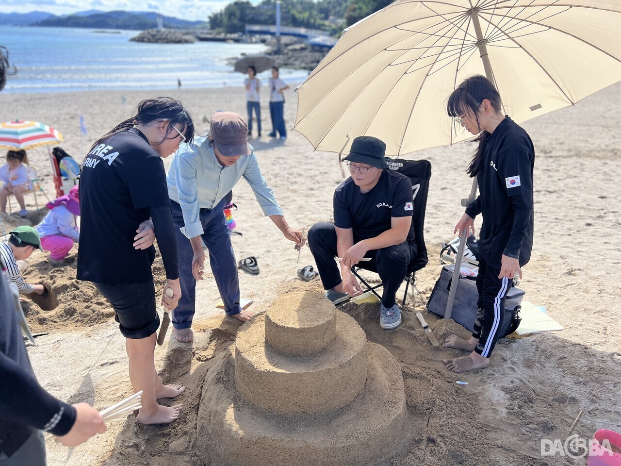 ▲모래조각 성.(사천시가족센터 제공)