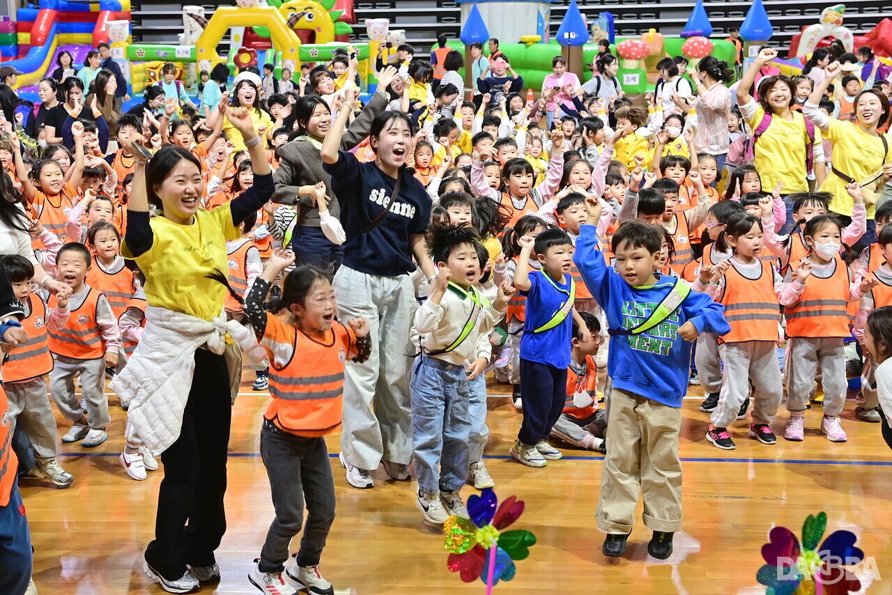 ▲제10회 어린이 세발자전거대회.(진주시 제공)