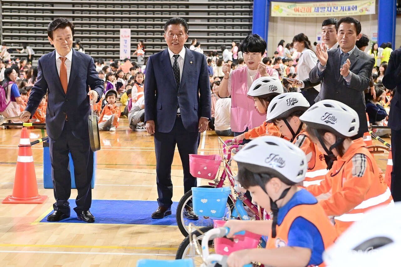 ▲제10회 어린이 세발자전거대회.(진주시 제공)