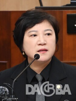 ▲정서연(더불어민주당, 비례) 위원장.