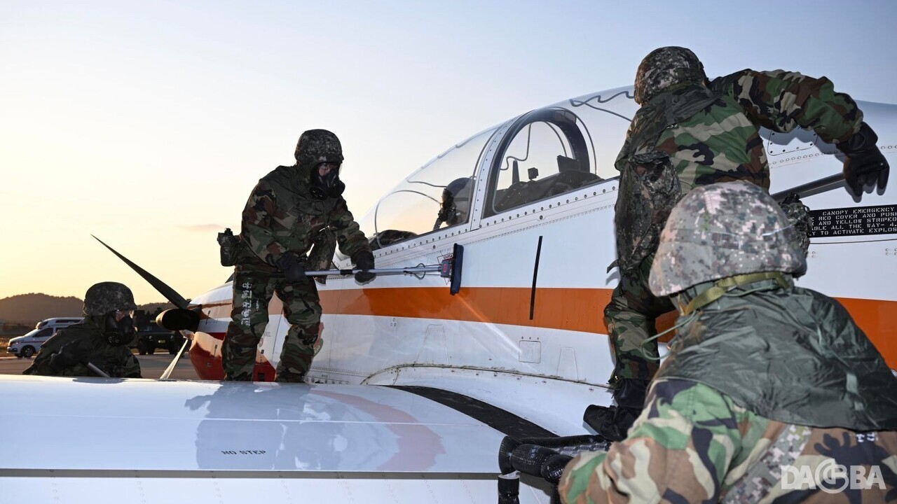 ▲항공기 제독.(3훈비 제공)